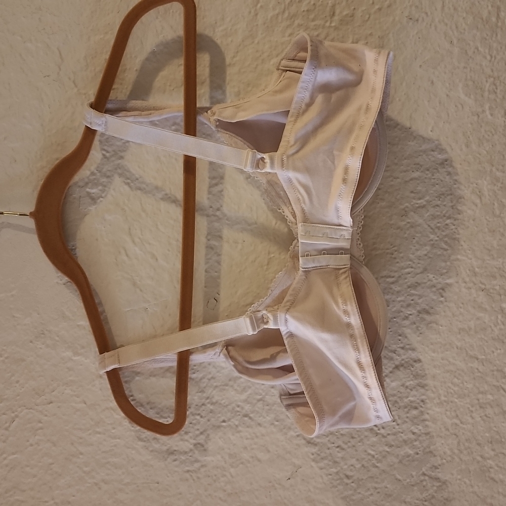 Vanity Fair Style 75-038 Ivory underwire bra - Picture 5 of 7